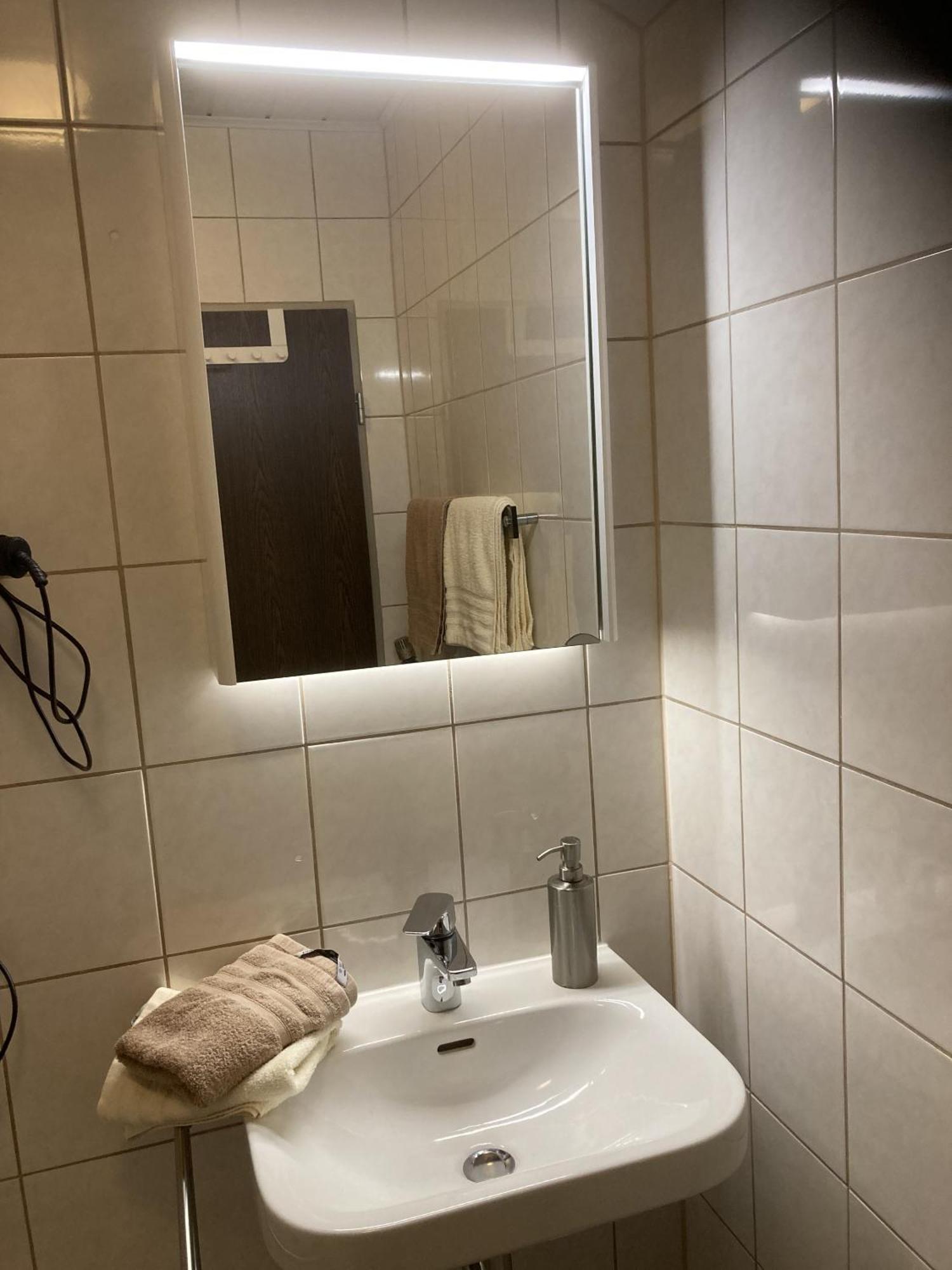Bed and Breakfast Huus Stoertebeker Дорнумерзіль Номер фото